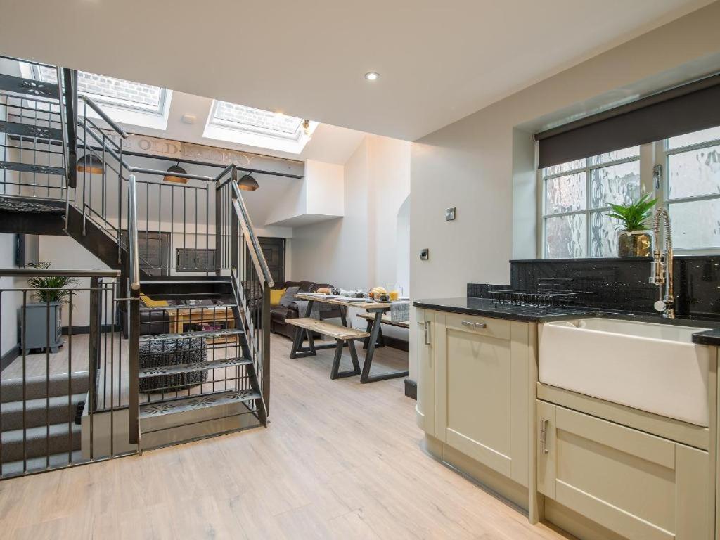 89A Church Street - Luxury One Bed Apartment With Roof Terrace Уитби Экстерьер фото